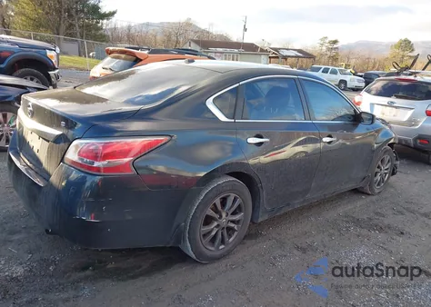 2015 Nissan Altima 2.5 S из США, поврежденный, VIN 1N4AL3AP4FN326023